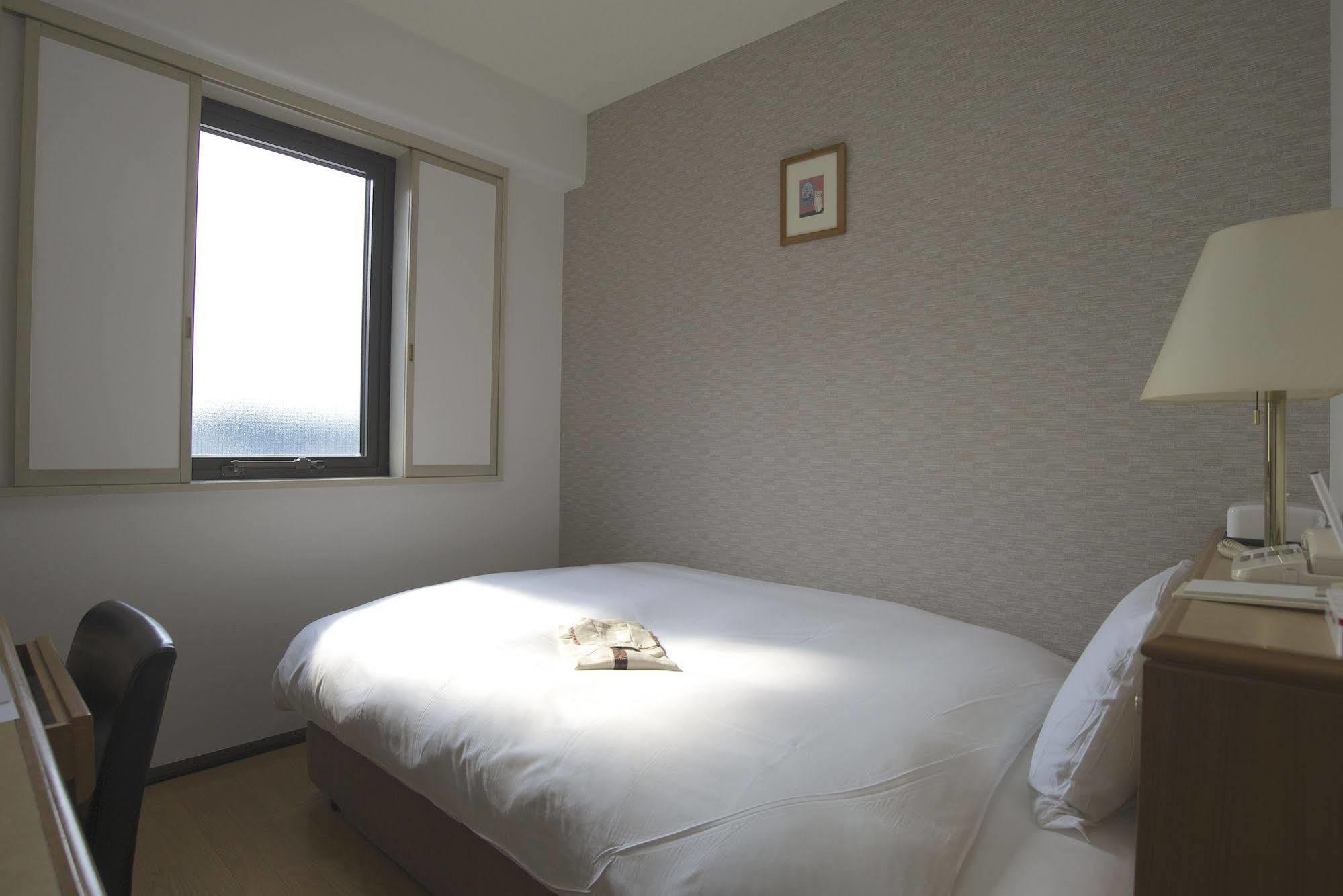 Smile Hotel Ацуги Екстериор снимка