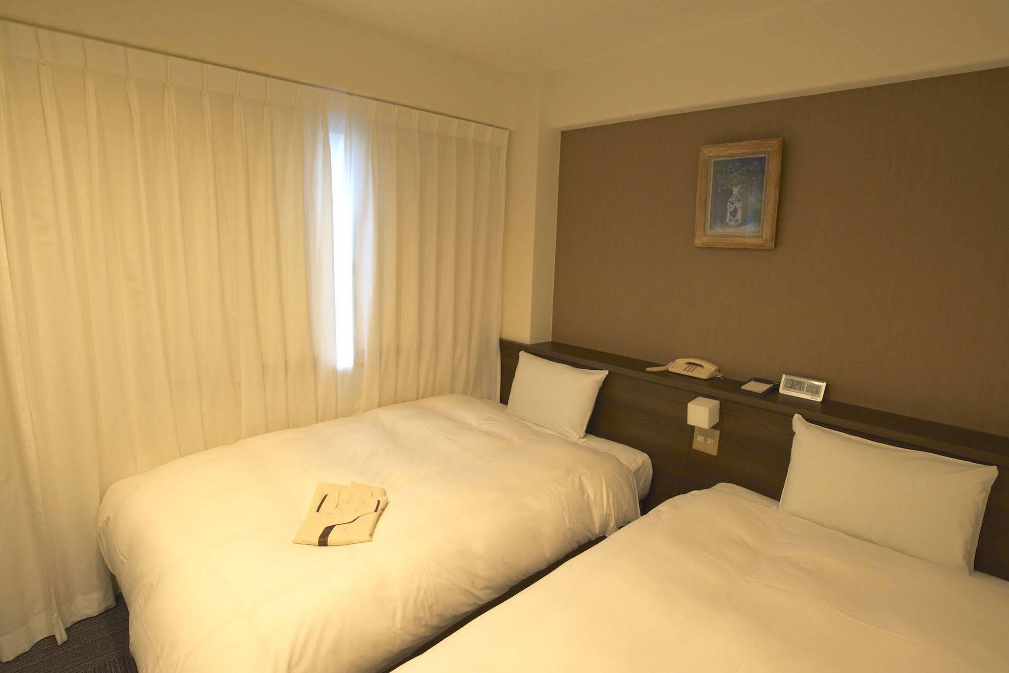 Smile Hotel Ацуги Екстериор снимка