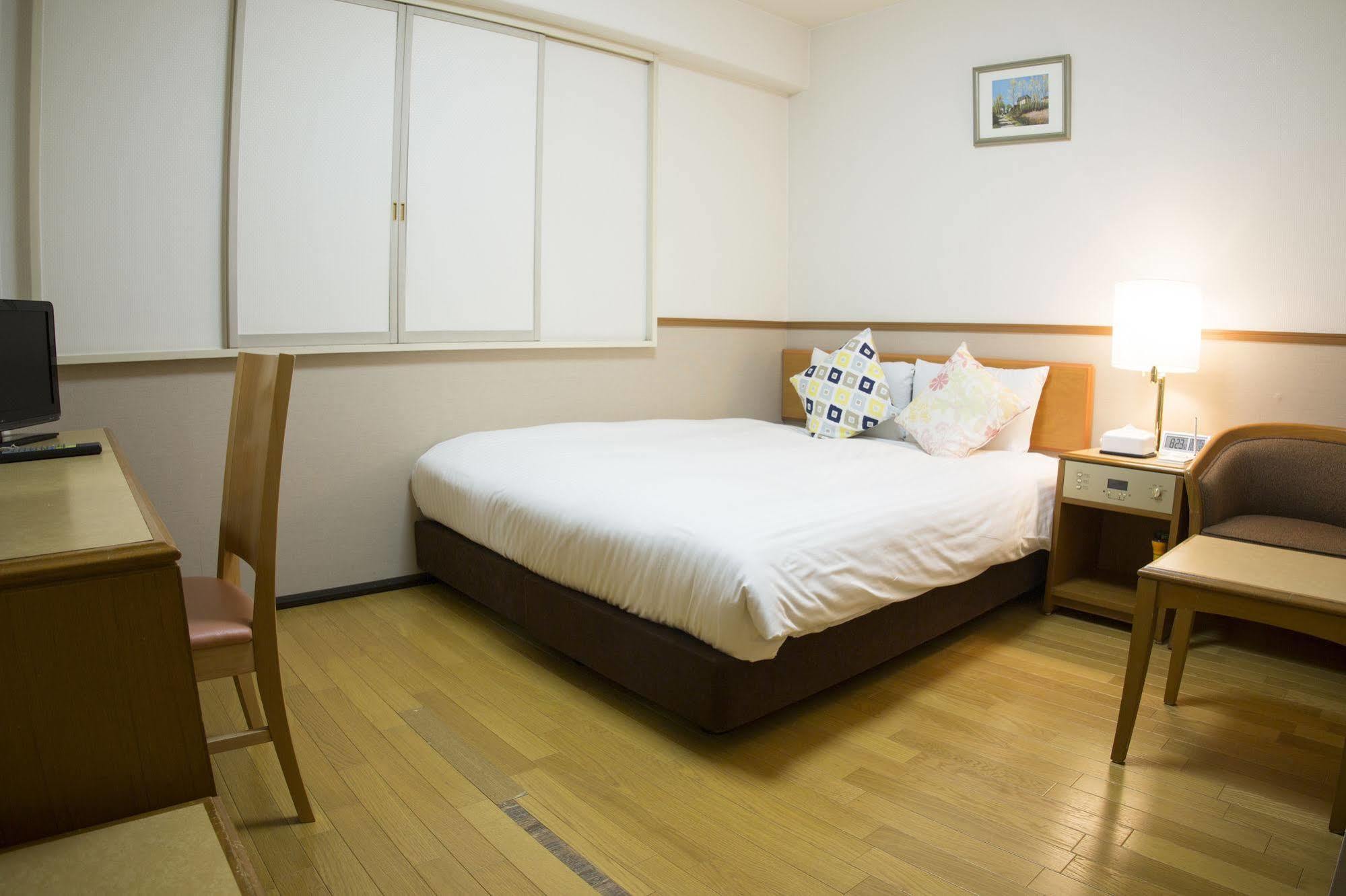 Smile Hotel Ацуги Екстериор снимка