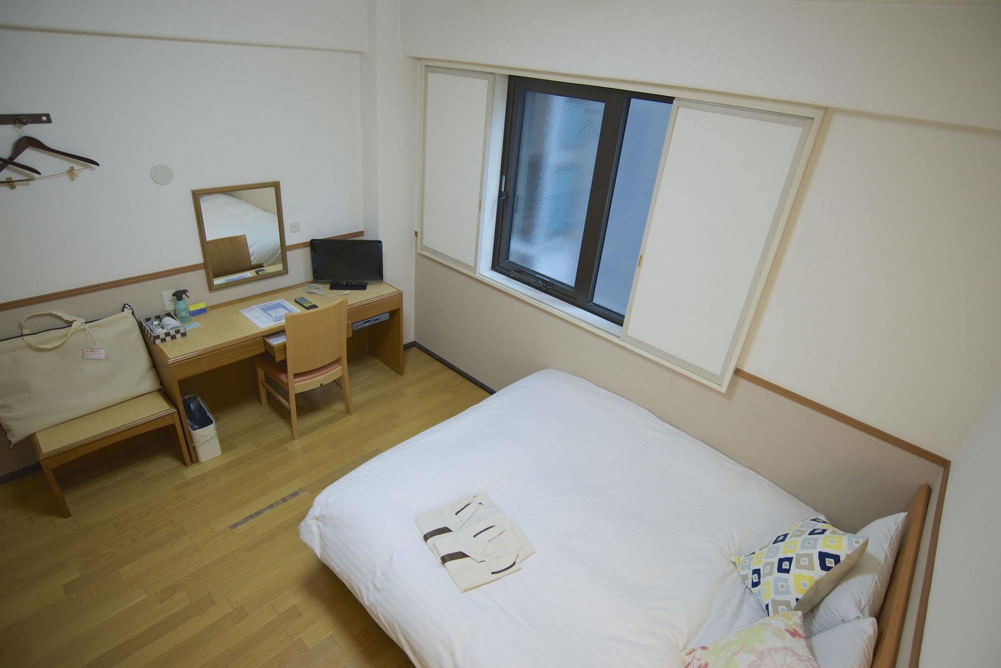 Smile Hotel Ацуги Екстериор снимка