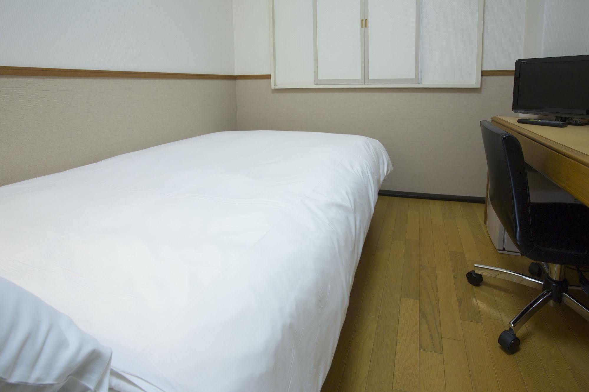 Smile Hotel Ацуги Екстериор снимка