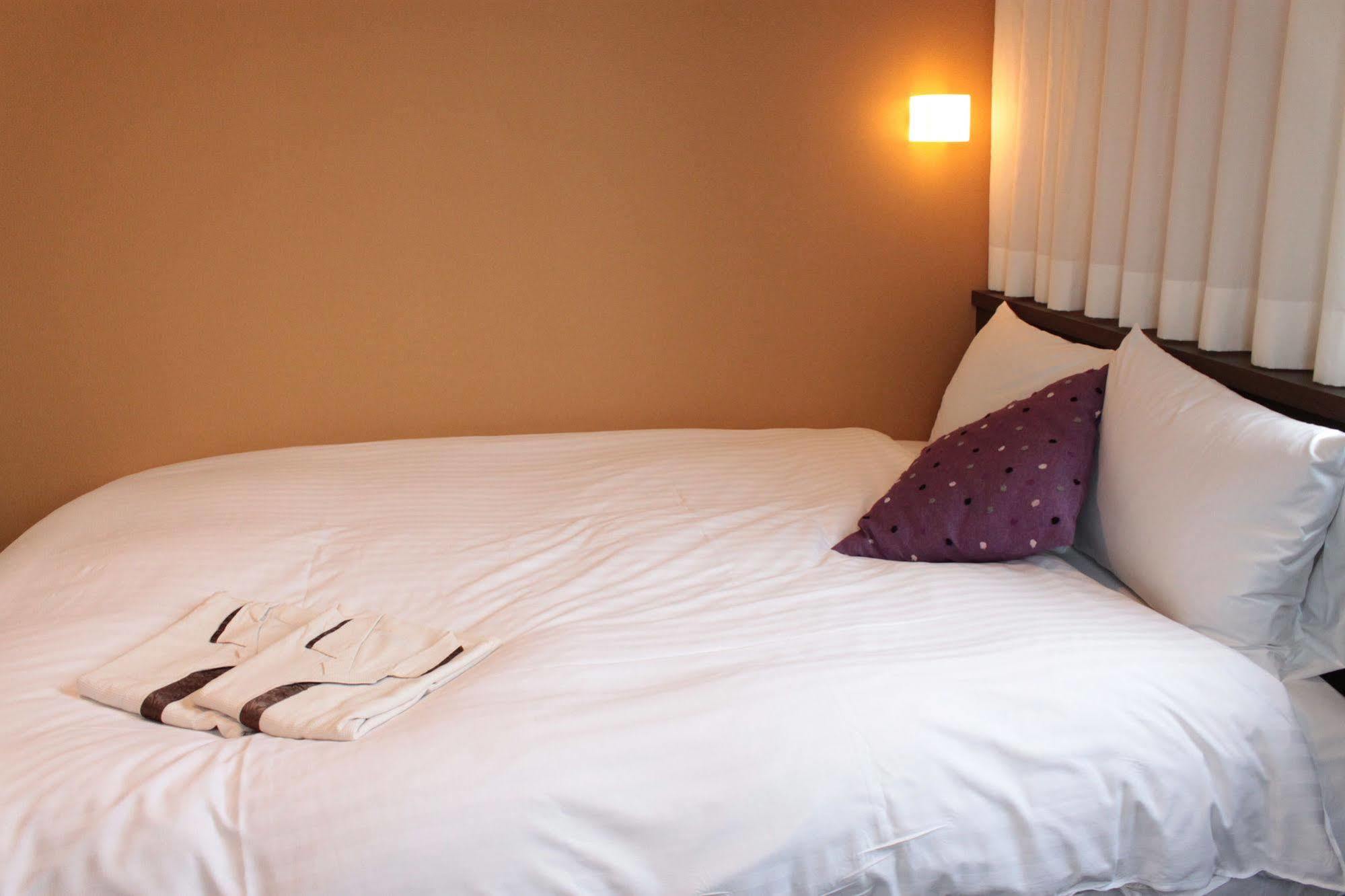Smile Hotel Ацуги Екстериор снимка