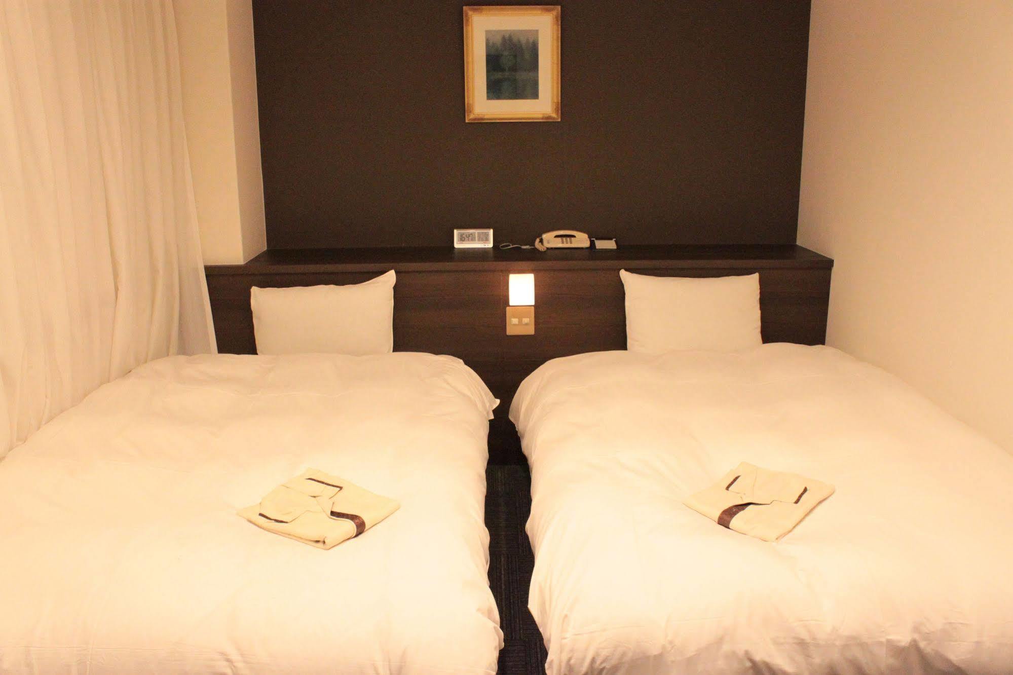 Smile Hotel Ацуги Екстериор снимка