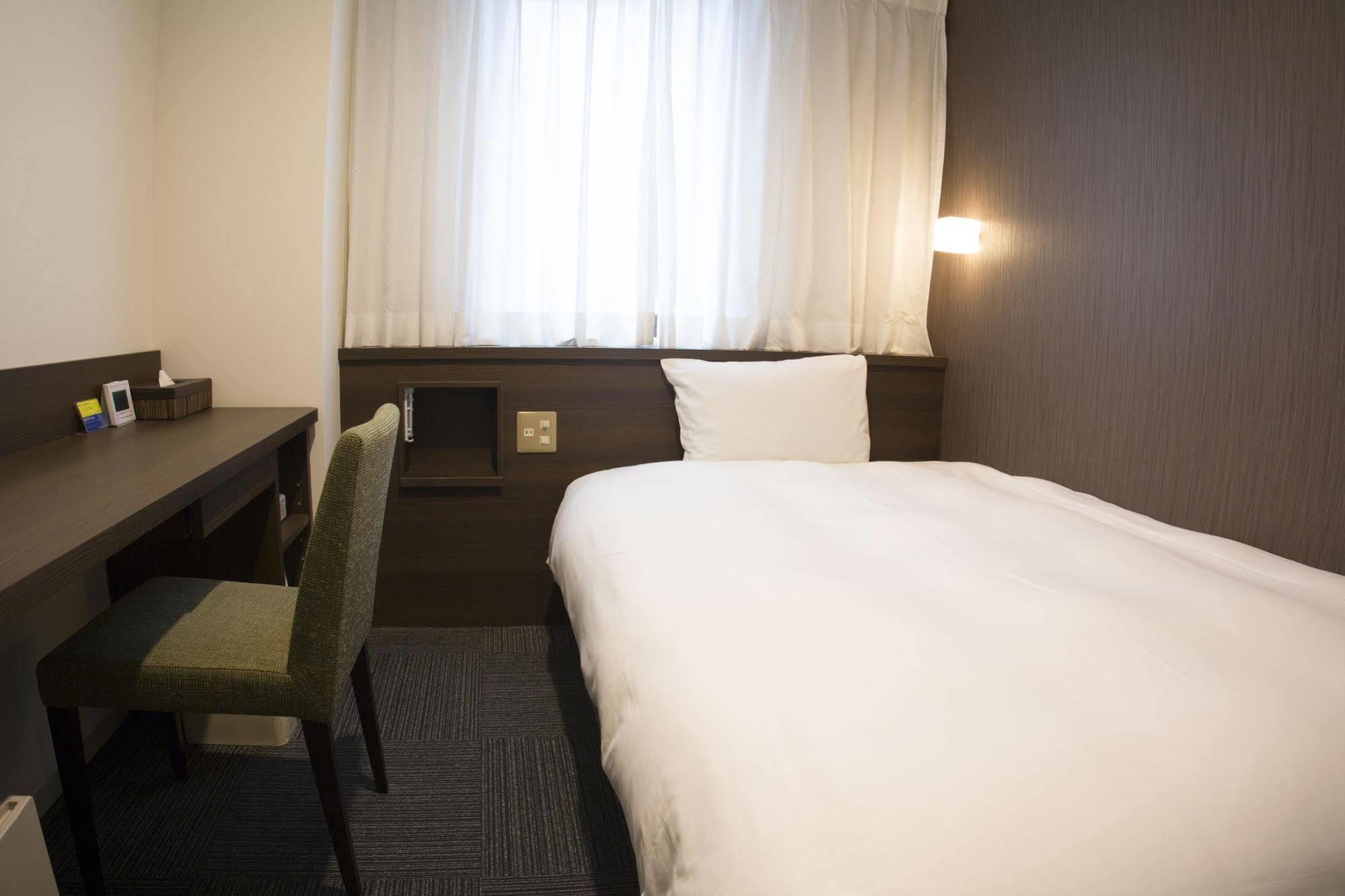 Smile Hotel Ацуги Екстериор снимка